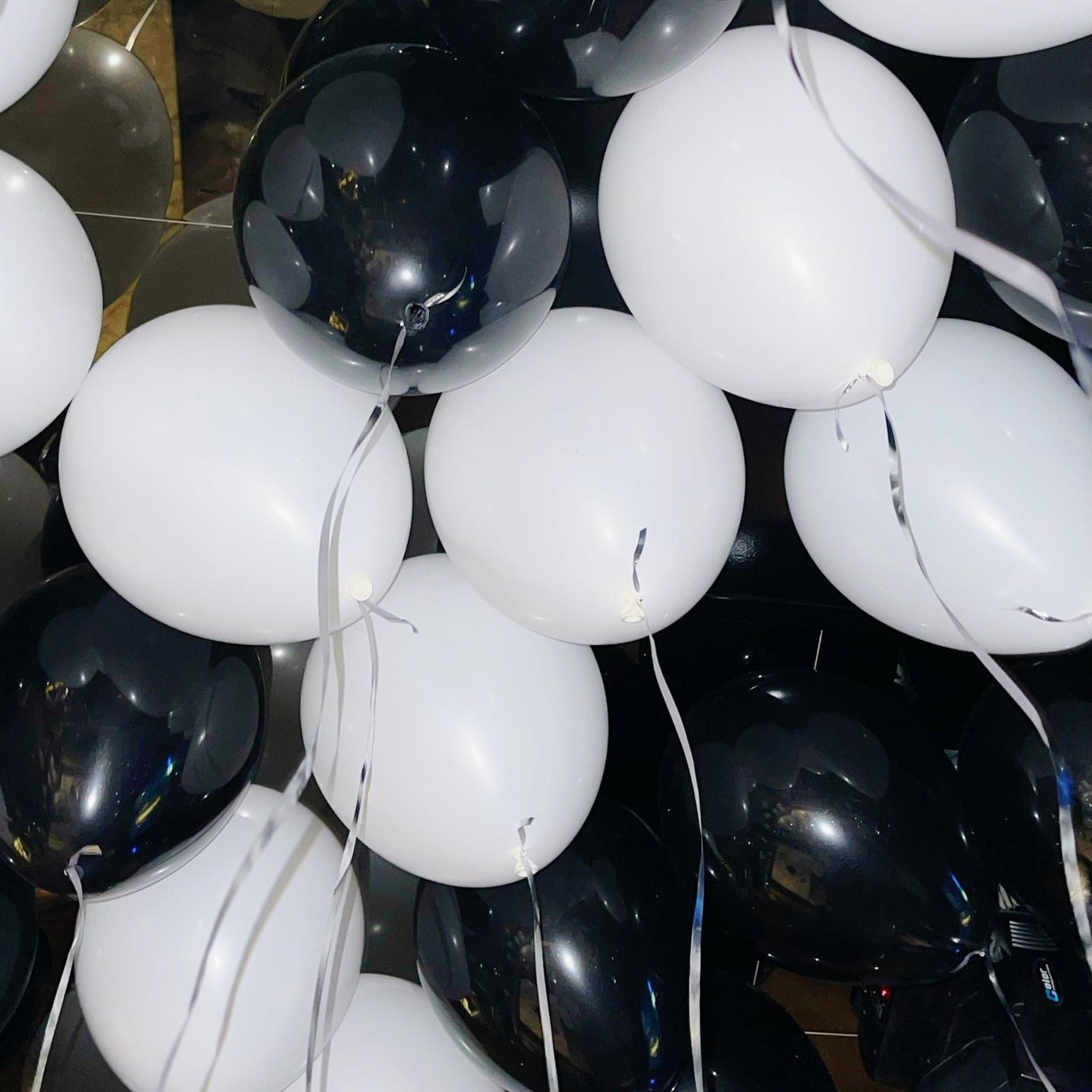 25 Black and White Classic Grad Helium Ceiling Balloons