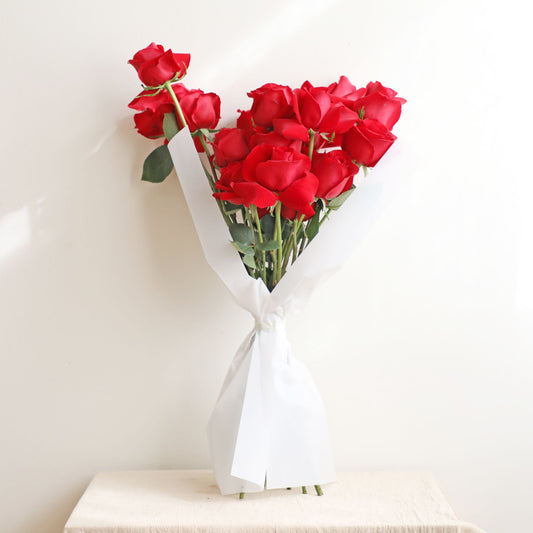 Elegant Classic Dozen Love Roses Flower Bouquet
