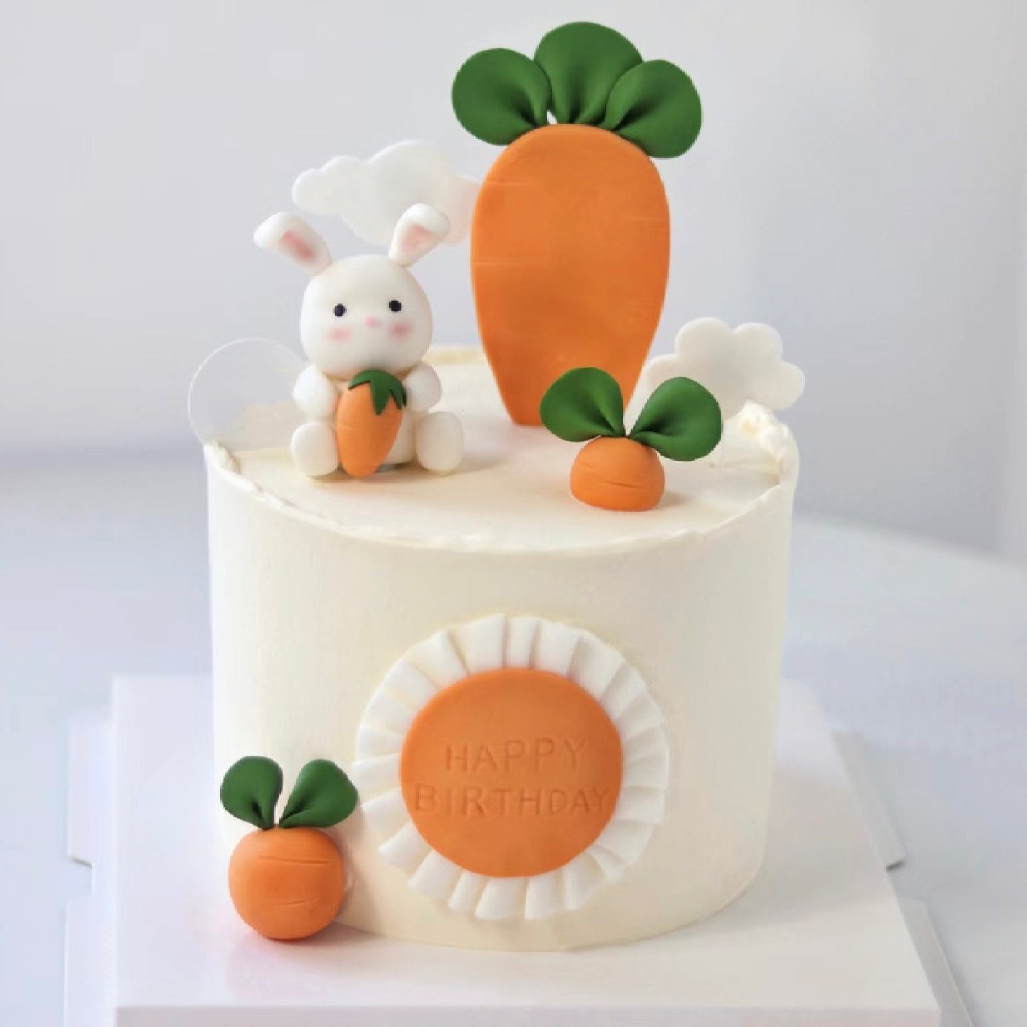 Cutie rabbit loves carrots story cake