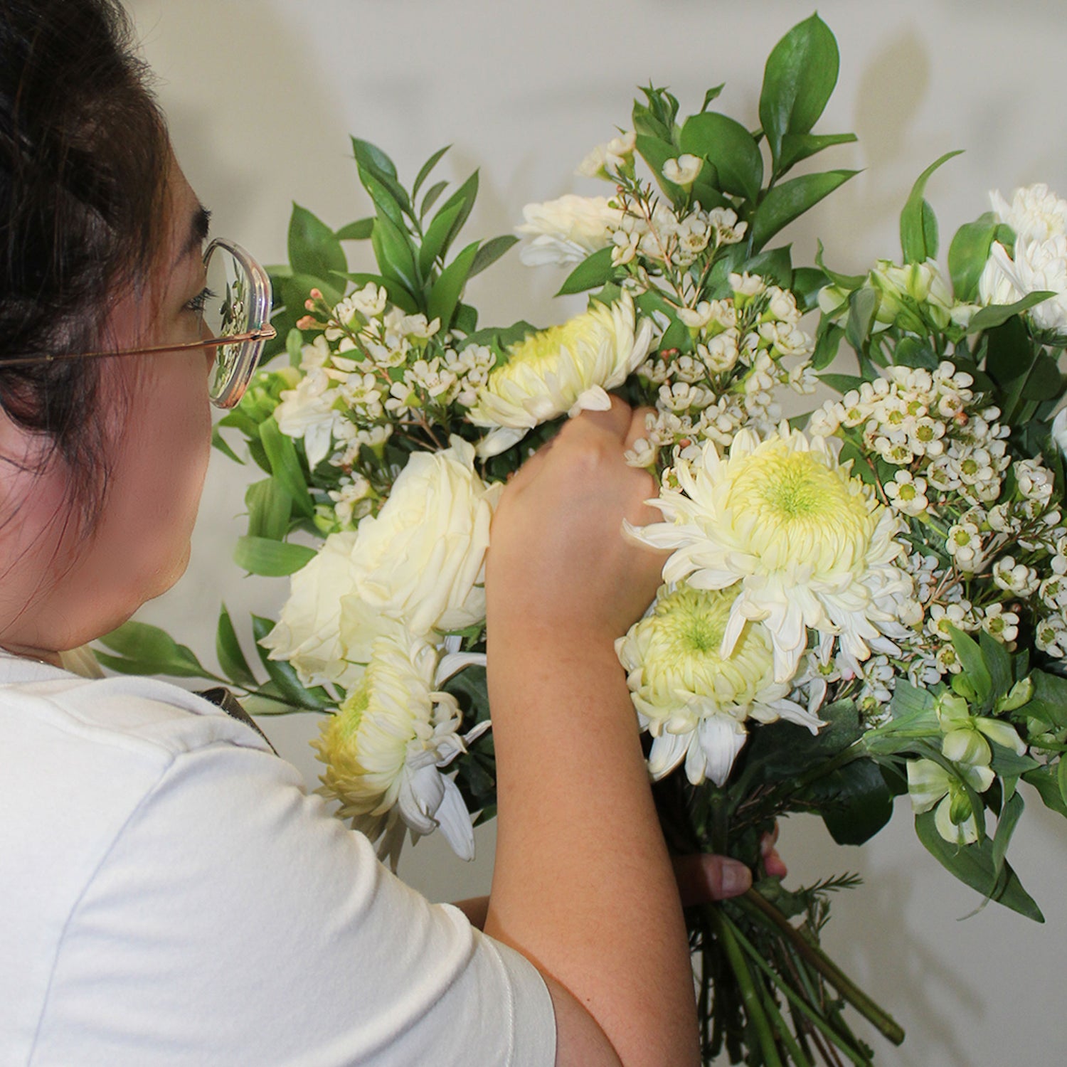 White-roses-green-flowers-bouquet