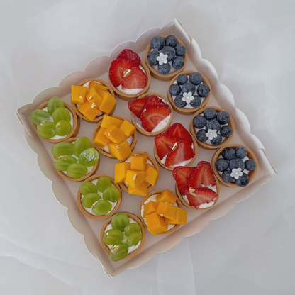 Seasonal fruit tarts gift box (16 pieces)