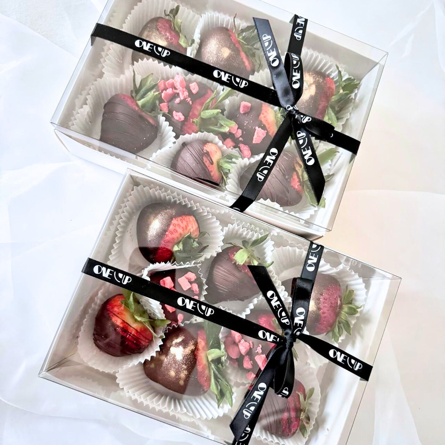 One Up Signature Fresh Chocolate Strawberry Gift Box