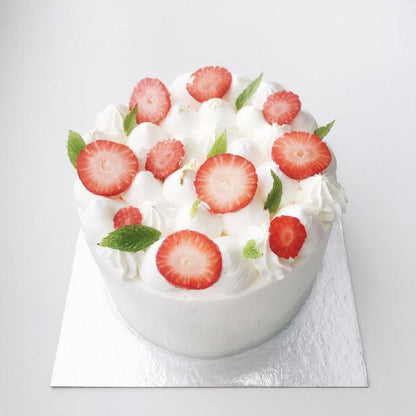 Simply Strawberry Cake - ONE UP BALLOONS