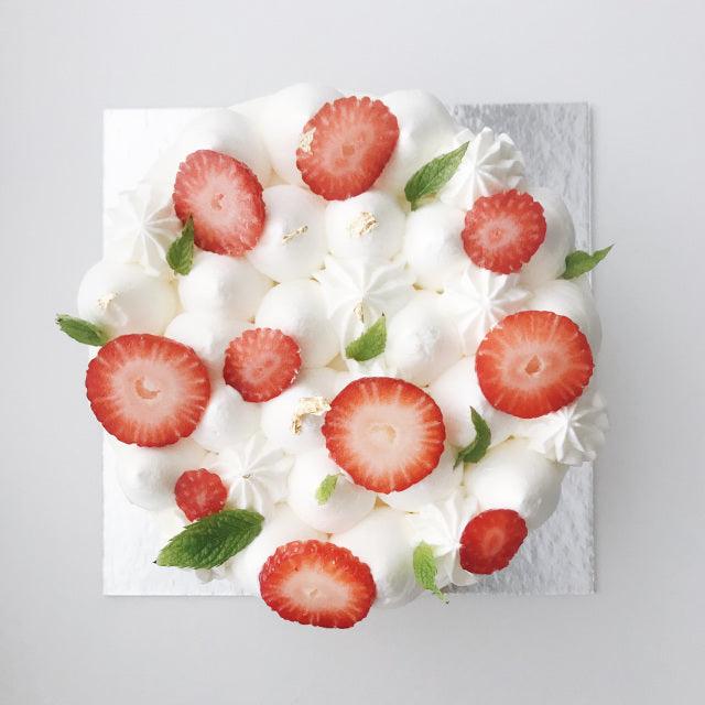 Simply Strawberry Cake - ONE UP BALLOONS