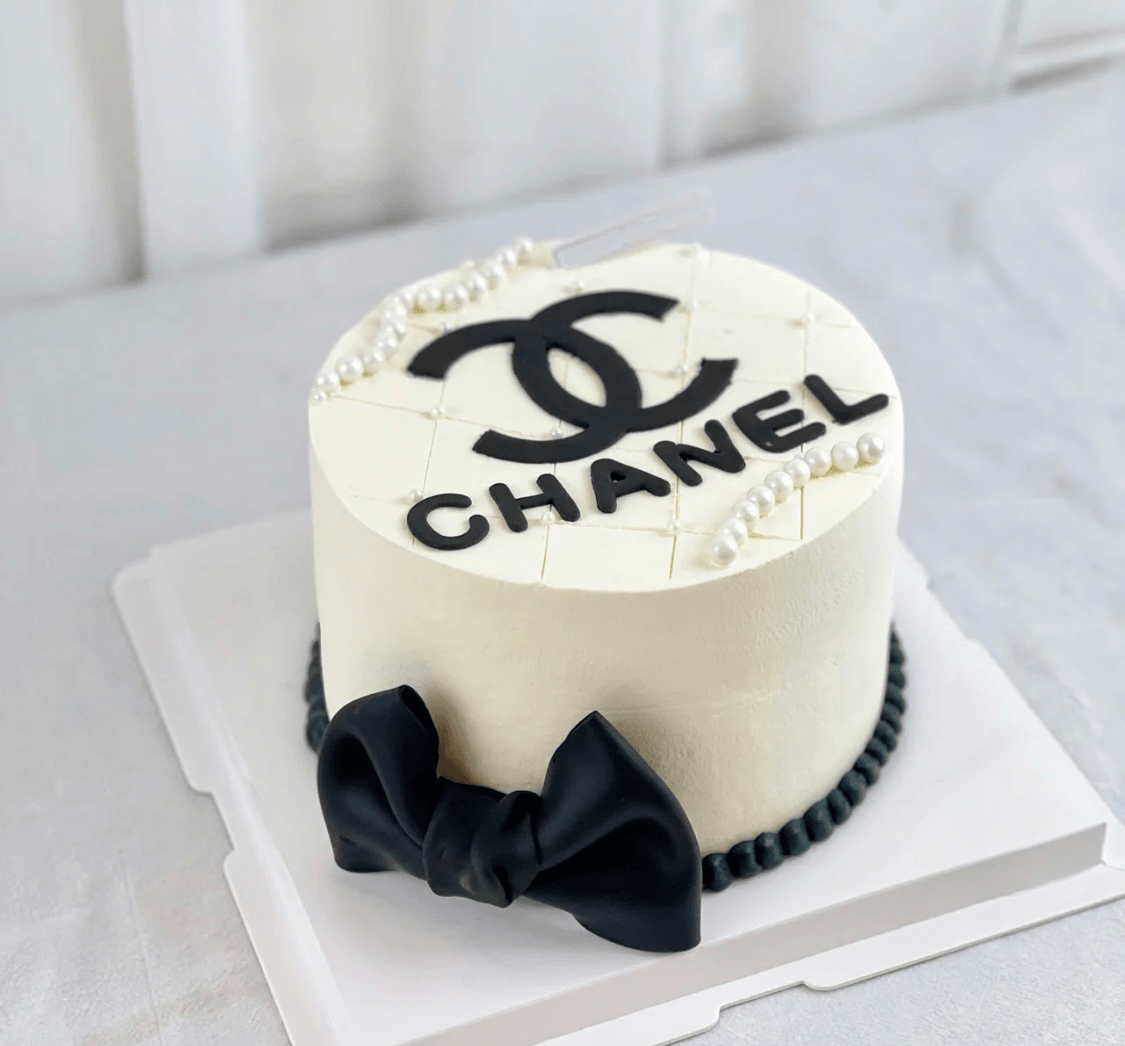 Chanel luxury party fondant cake for birthdays weddings anniversary gifts bridal shower - ONE UP BALLOONS